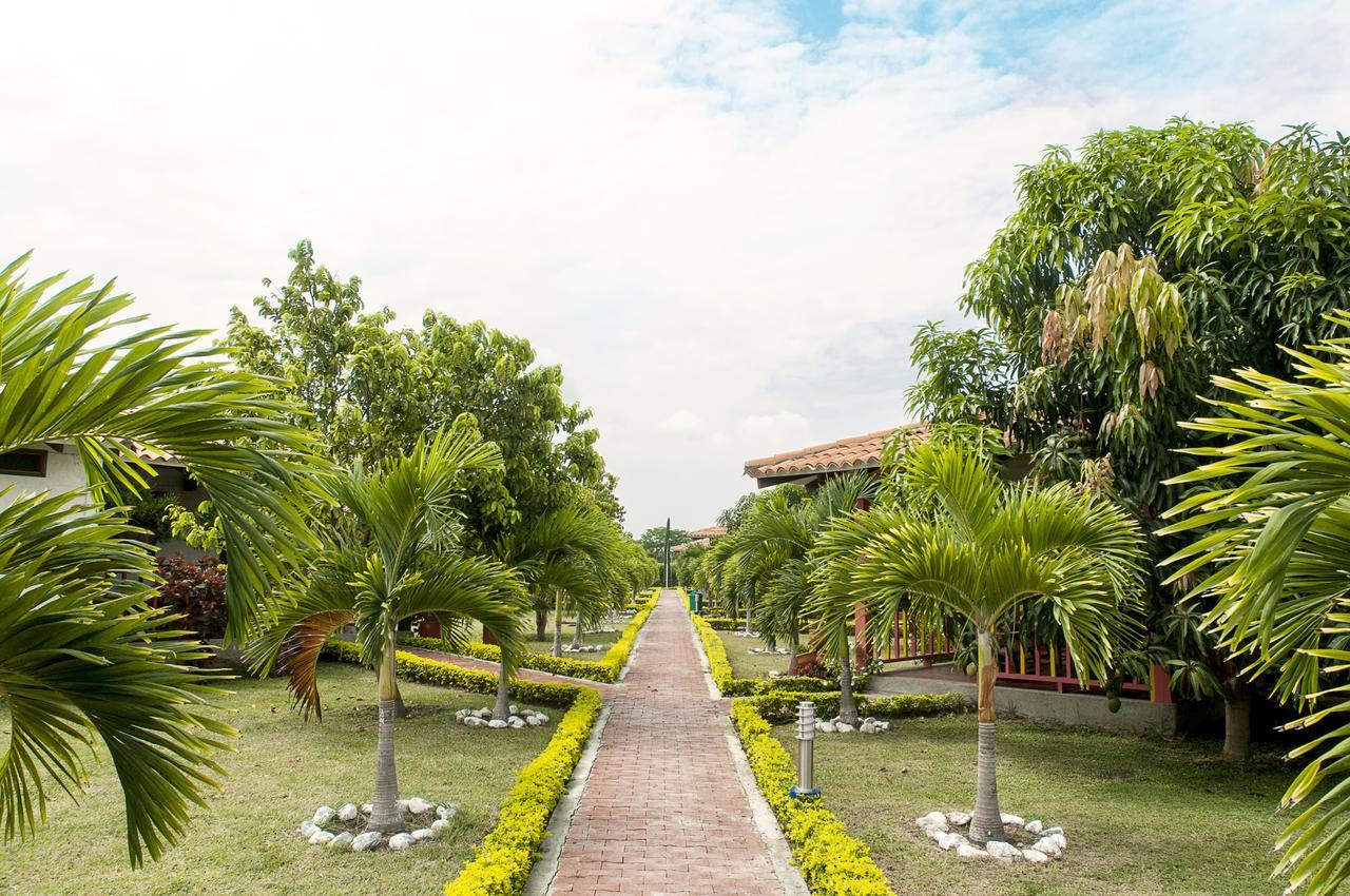 Hotel Campestre Tardes Calenas Yumbo Exterior photo