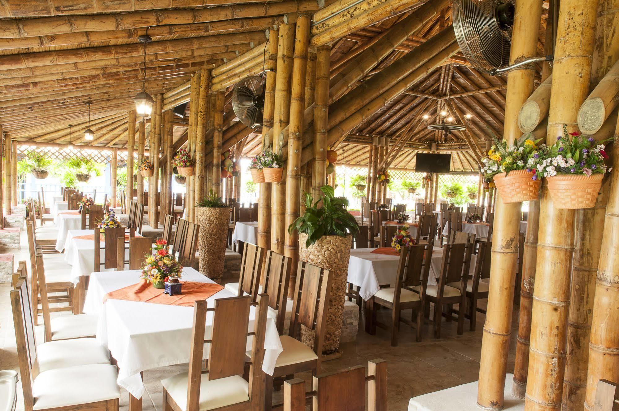 Hotel Campestre Tardes Calenas Yumbo Exterior photo