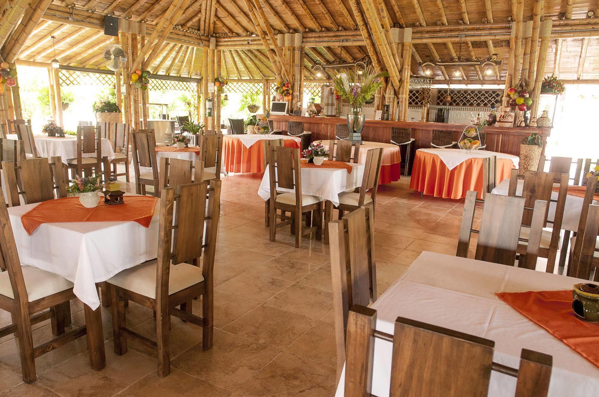 Hotel Campestre Tardes Calenas Yumbo Exterior photo